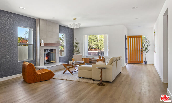 Property Photo:  3274 Garden Ave  CA 90039 