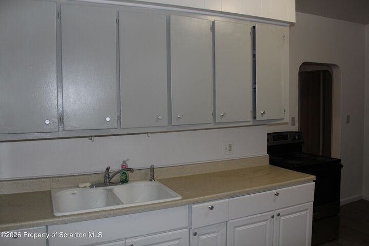 Property Photo:  715 Moosic Street 1  PA 18505 