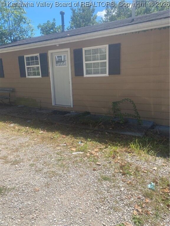 Property Photo:  1979 Oakridge Road  WV 25314 