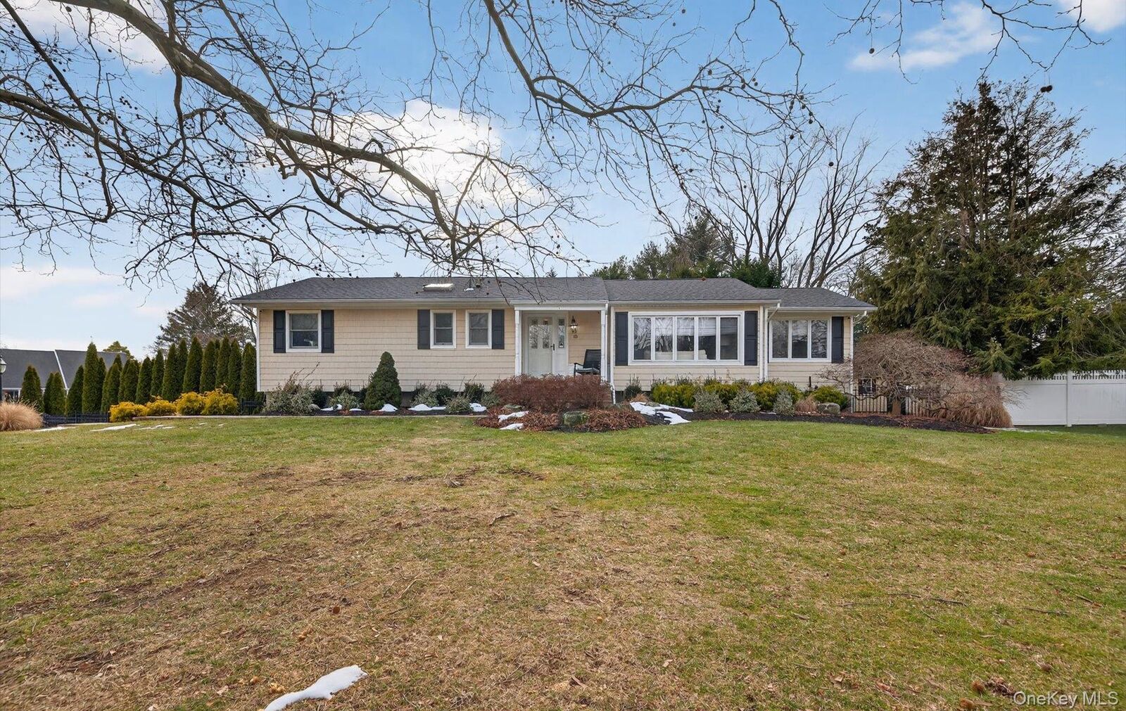 Property Photo:  18 Canterbury Lane  NY 11767 