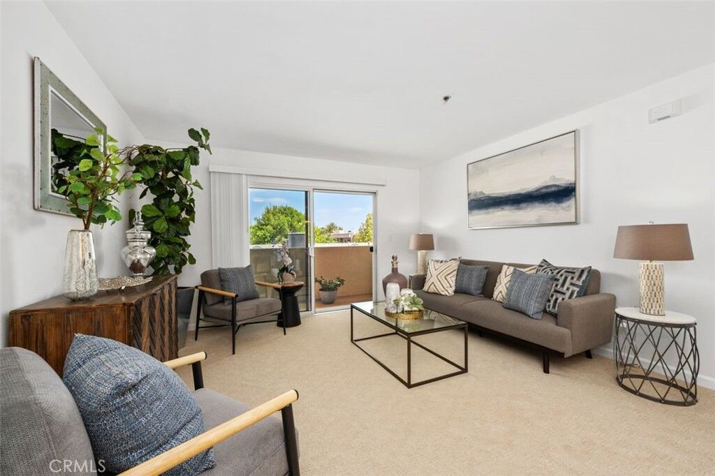 Property Photo:  4501 Cedros Avenue 338  CA 91403 