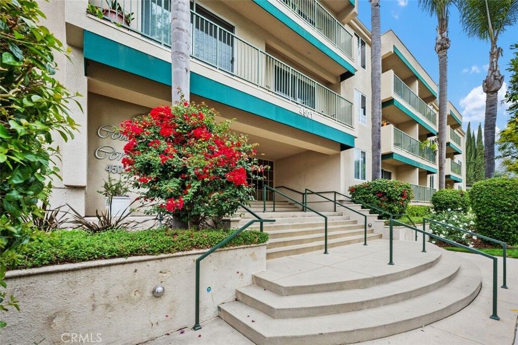 Property Photo:  4501 Cedros Avenue 338  CA 91403 