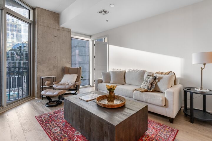 Property Photo:  301 Demonbreun St 1410  TN 37201 