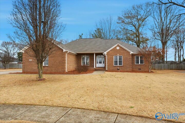 Property Photo:  215 Slater Court  AL 35811 