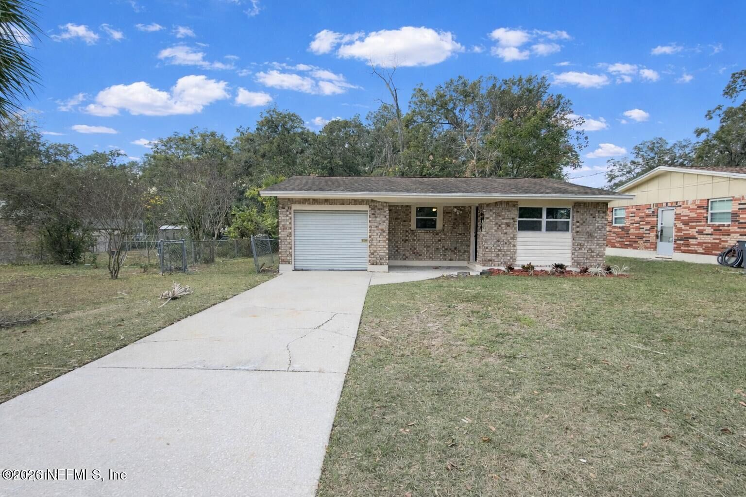 Property Photo: 814 Greeland Avenue FL 32221