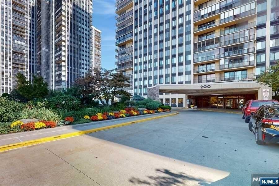 Property Photo:  200 Winston Drive 418  NJ 07010 