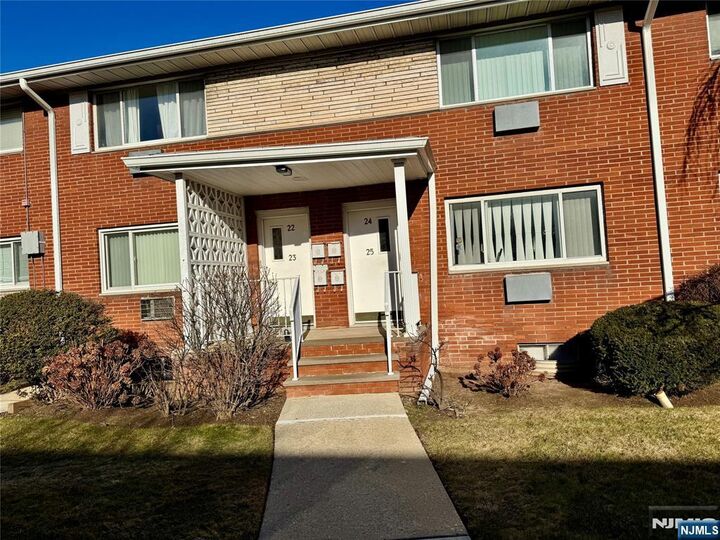 Property Photo:  1315 Anderson Avenue 24  NJ 07024 