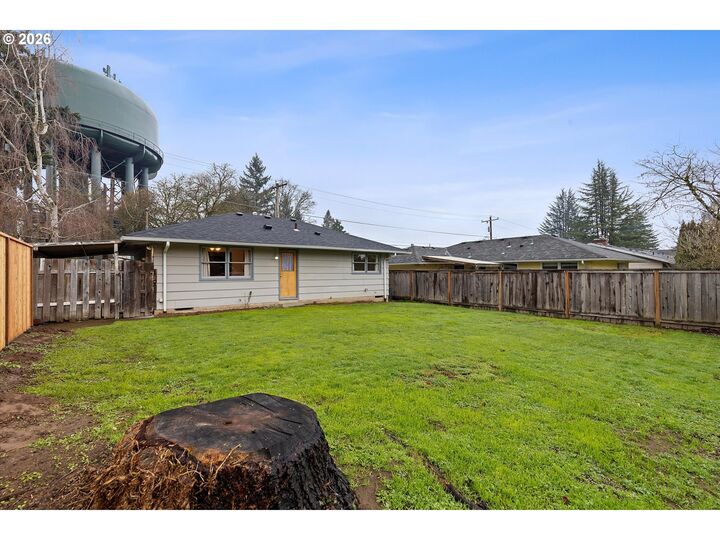 Property Photo: 4010 SE Harvey St OR 97222