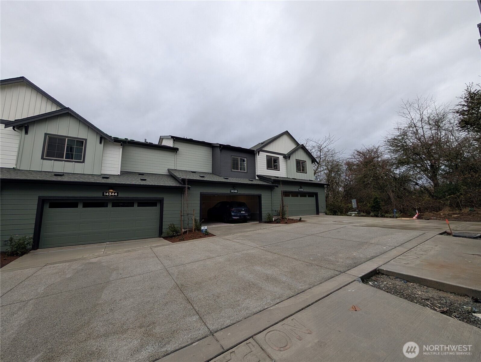 Property Photo:  14346  1st Avenue NE 54-E  WA 98019 