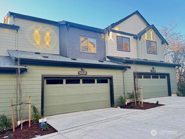 Property Photo:  14346  1st Avenue NE 54-E  WA 98019 