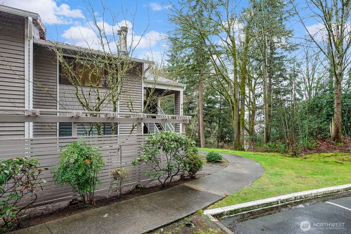 Property Photo:  9919 NE 144th Lane 606  WA 98034 