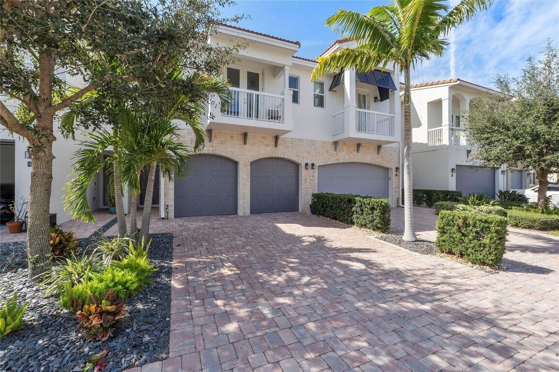 Property Photo:  100 NW 69th Circle 93  FL 33487 