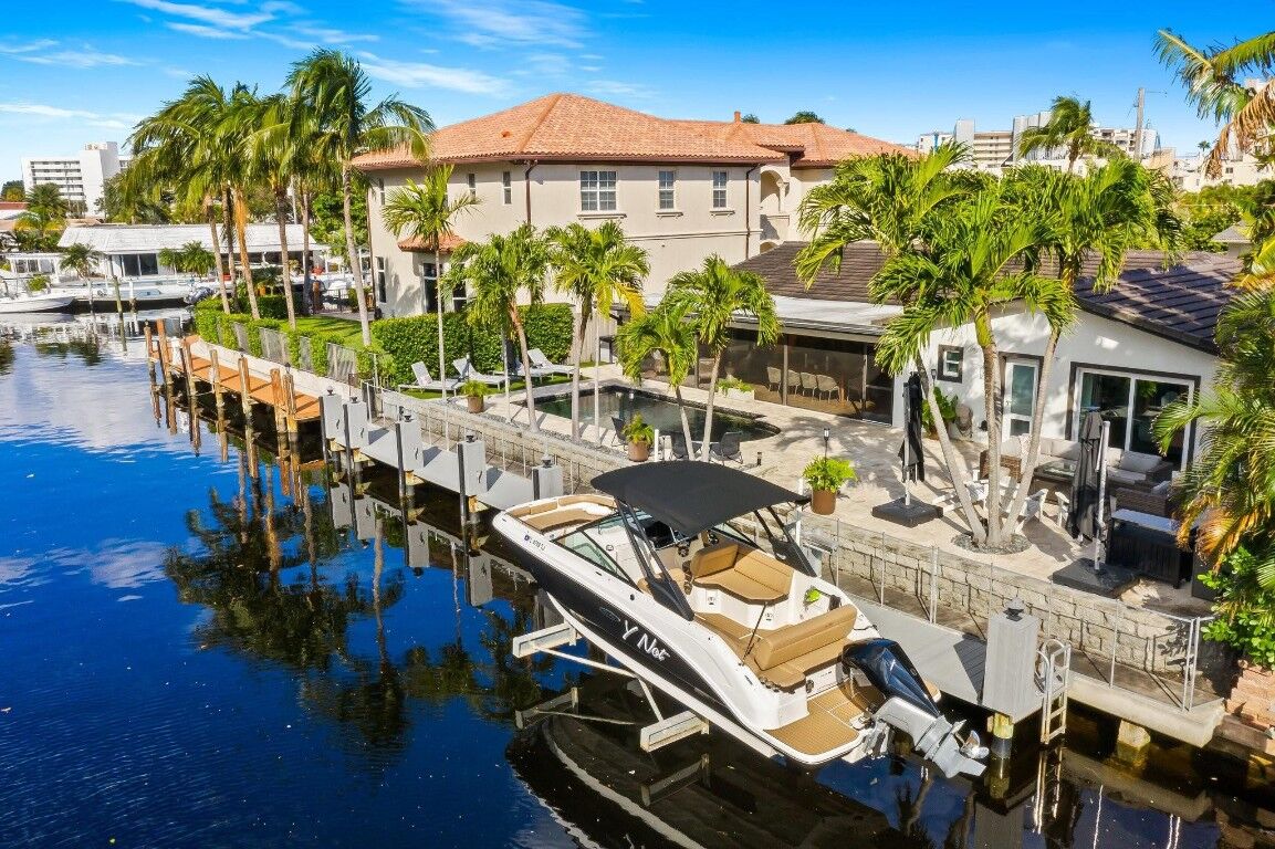 Property Photo:  1251 NE 27th Way  FL 33062 