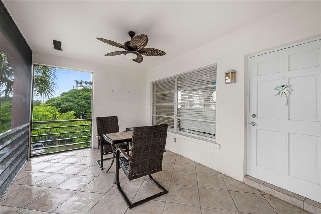 Property Photo: 100 SE 6th Avenue 301 FL 33060