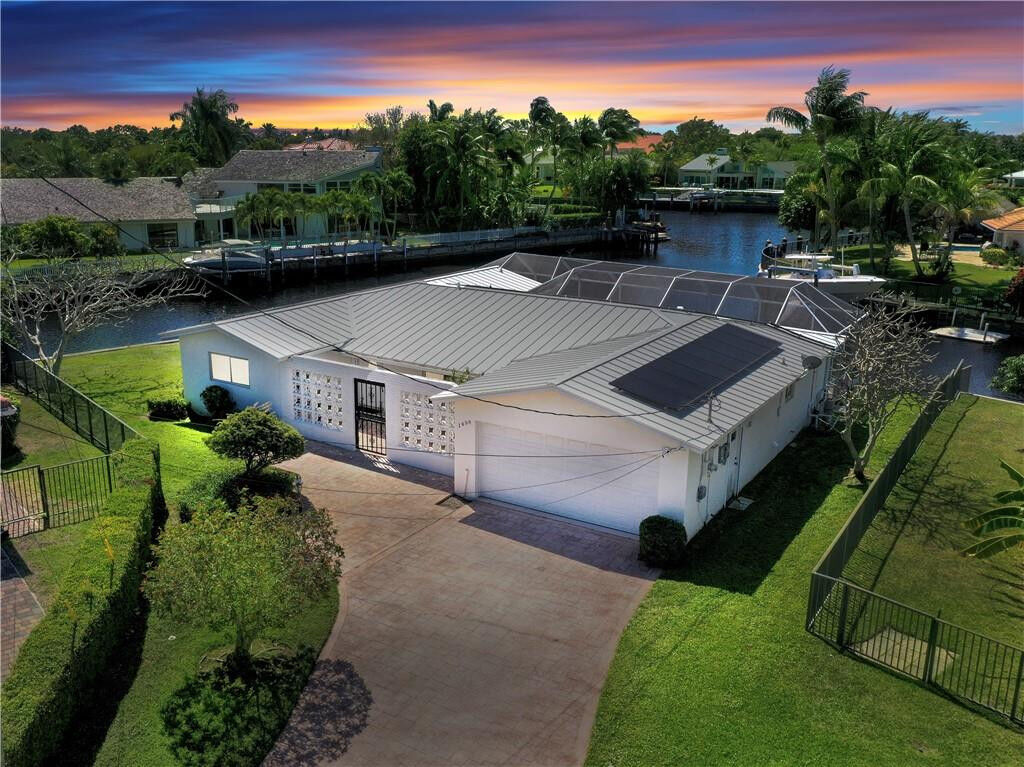 Property Photo: 1499 SW 5th Avenue FL 33432