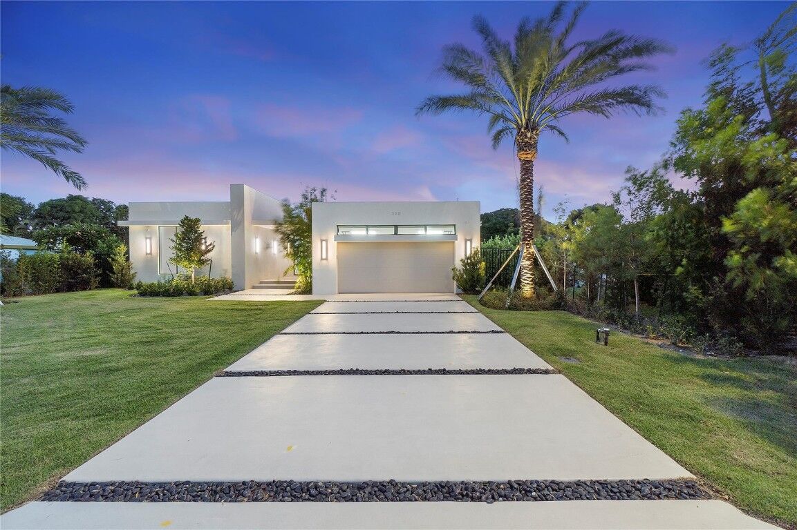 Property Photo: 228 NE 14 Street FL 33444