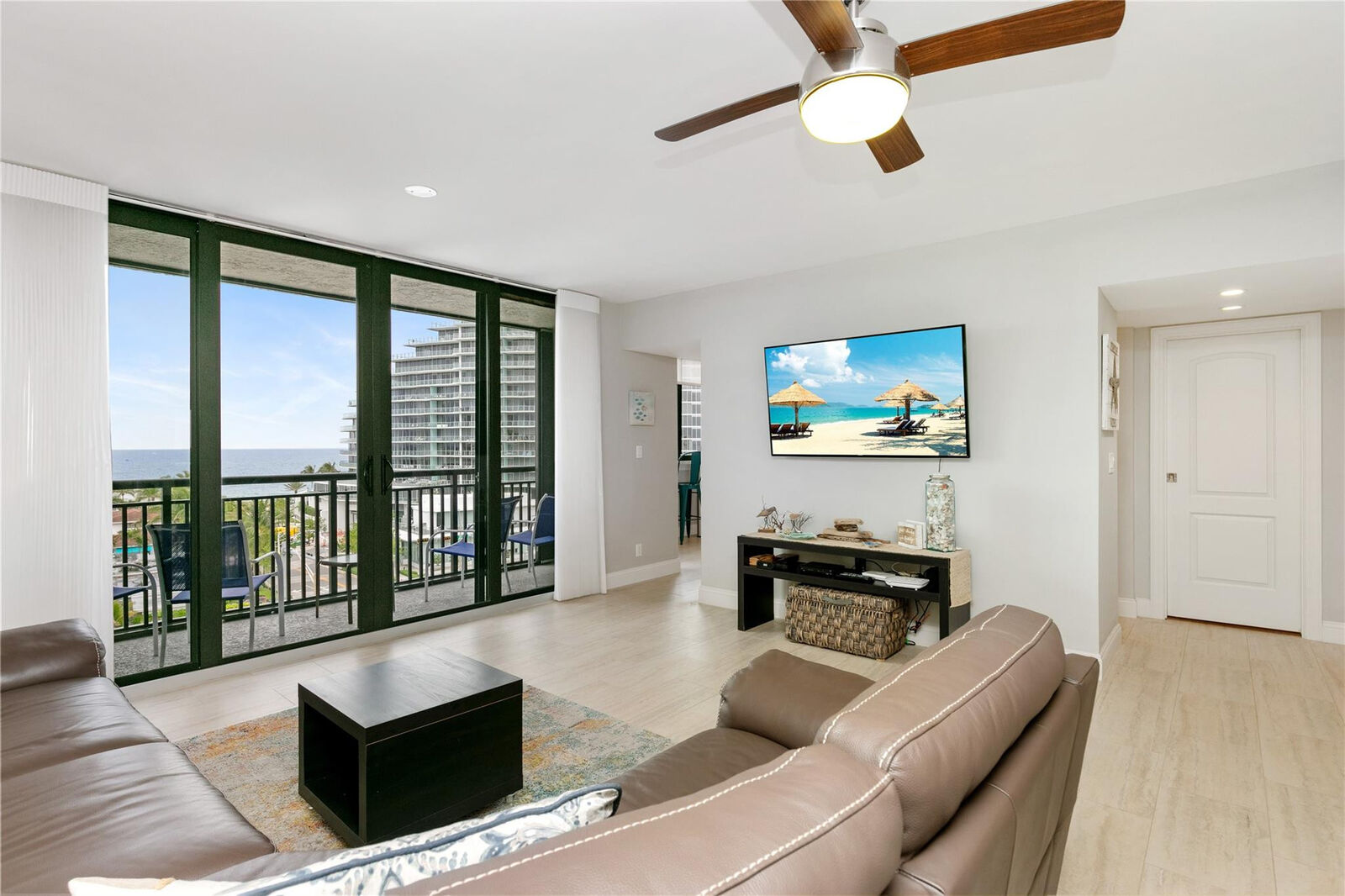 Property Photo: 2300 NE 33rd Avenue 805 FL 33305