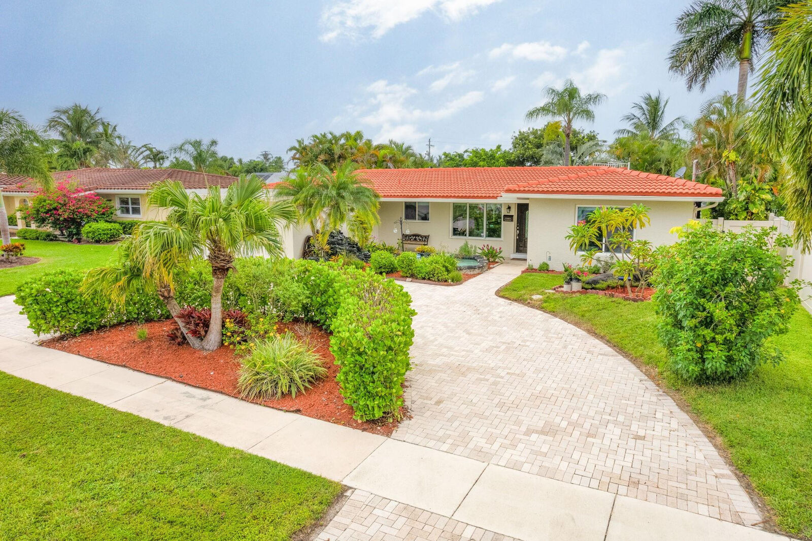 Property Photo:  171 SE 12th Court  FL 33060 