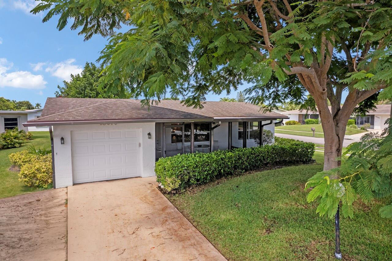 Property Photo: 13676 Whippet Way FL 33484