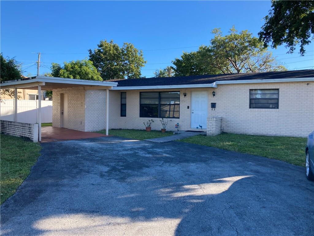 Property Photo: 800 NW 66th Avenue FL 33063