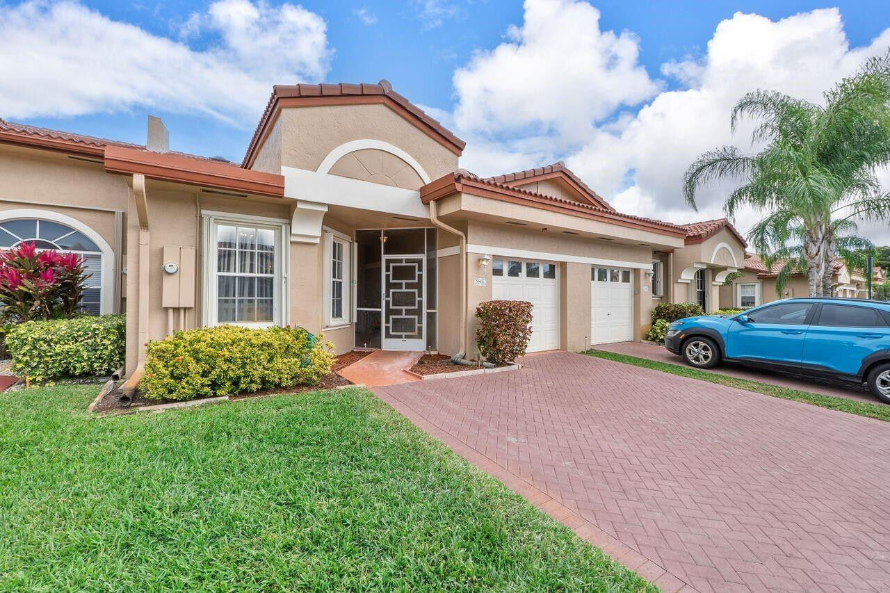 Property Photo:  9805 Malvern Drive 9805  FL 33321 