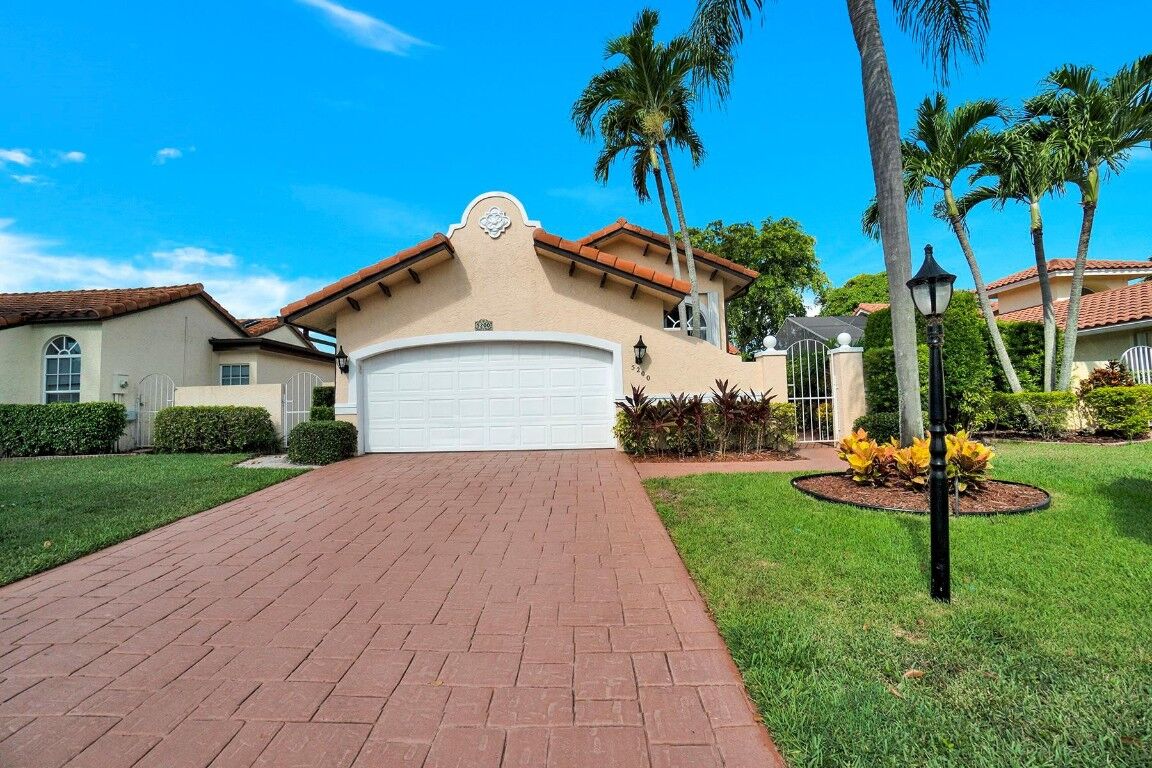 Property Photo: 5200 Casa Real Drive FL 33484