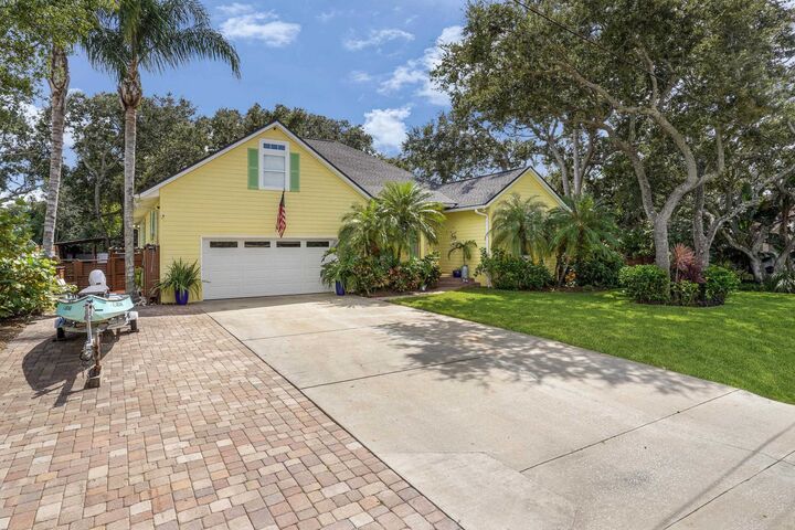 Property Photo:  509 Twentieth St  FL 32084 