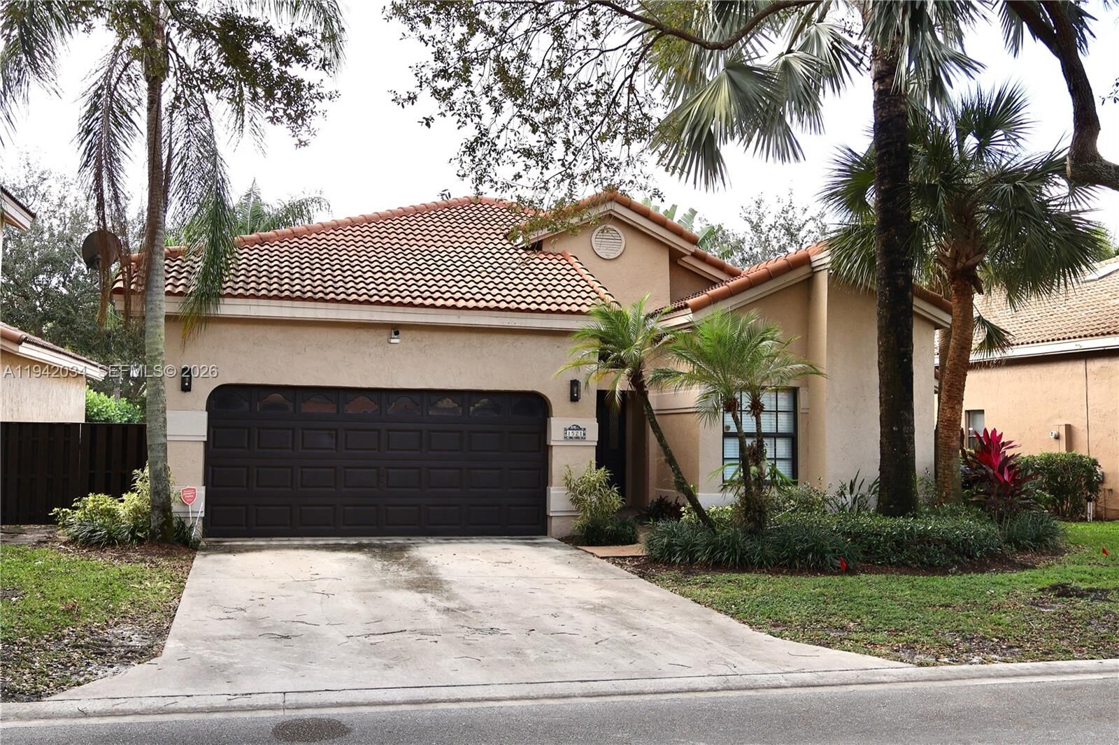 Property Photo: 1521 NW 105th Ave FL 33322