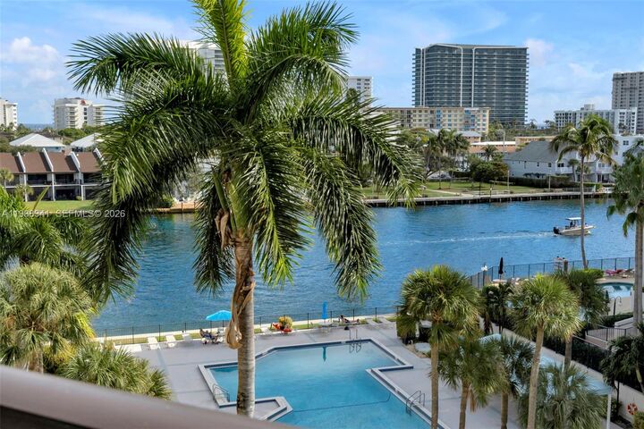 Property Photo:  2900 NE 14th St Cswy 612  FL 33062 