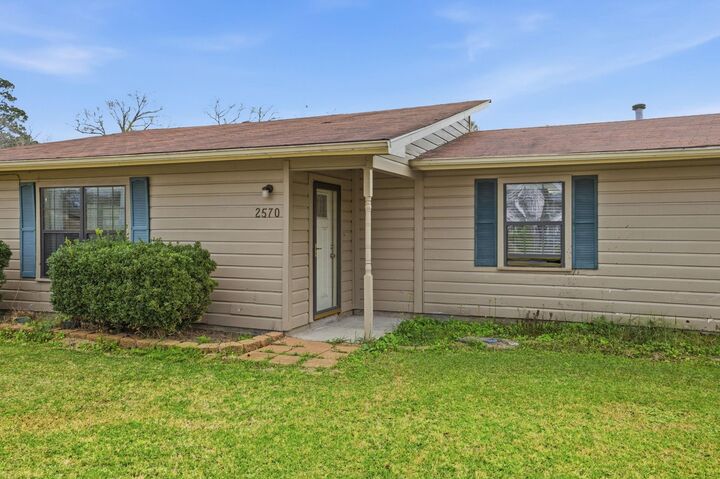 Property Photo:  2570 Roosevelt  TX 77662 