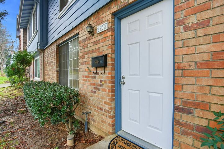 Property Photo:  3952 Oak Villa Circle  CA 95608 
