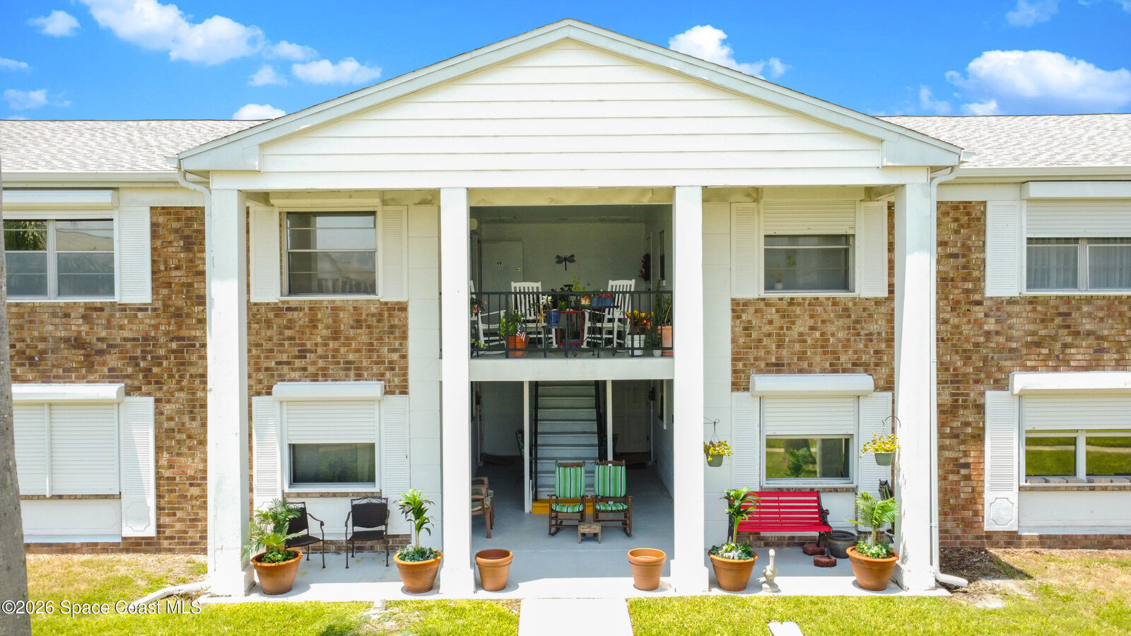 Property Photo:  190 E Olmstead Drive  FL 32780 