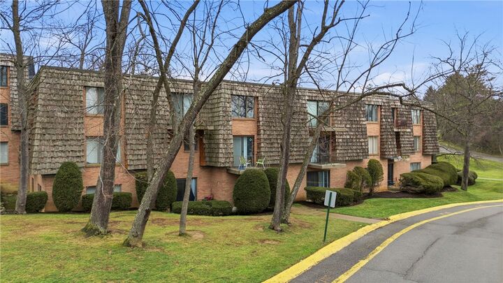 Property Photo:  1115 Forest Green Dr  PA 15108 