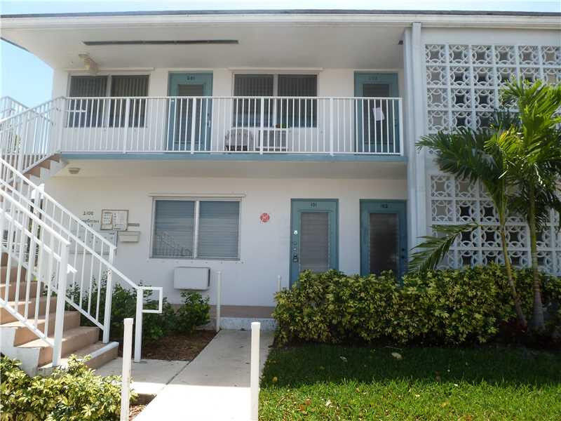 Property Photo:  2100 NE 51st Court 101  FL 33308 