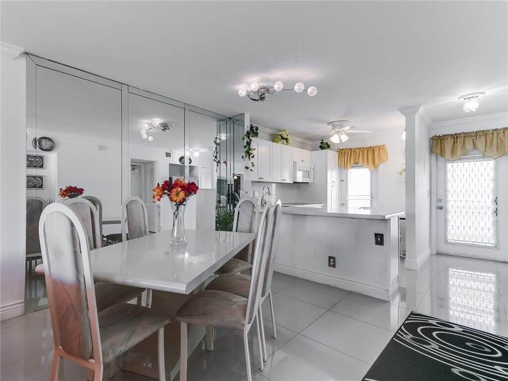 Property Photo: 400 SE 10th Street 309 FL 33441