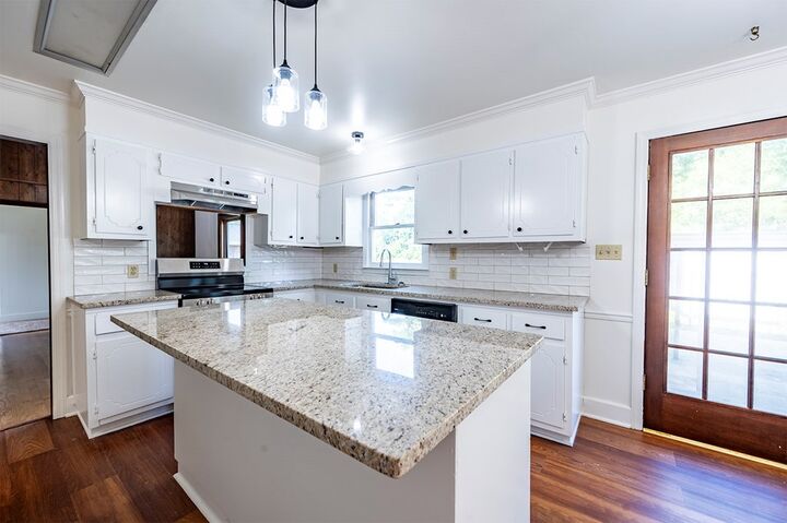 Property Photo:  1729 Dorchester Drive  GA 31721 