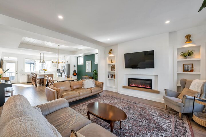 Photo de la propriété:  7819 Cedarbrook Road  BC V2R 6G7 