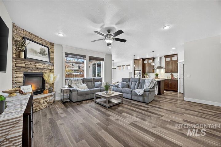 Property Photo:  2120 N Woodcreek St  ID 83704 