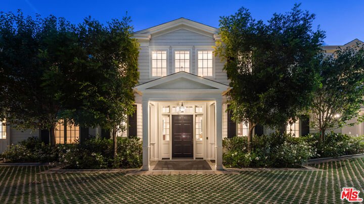 Property Photo:  491 N Tigertail Rd  CA 90049 