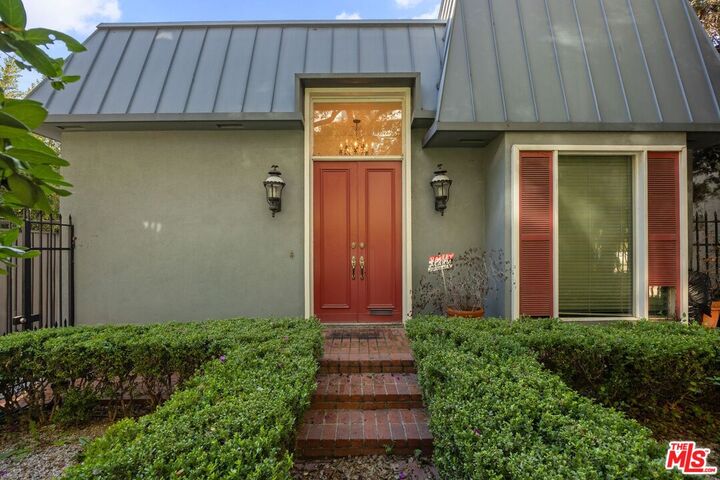 Property Photo: 9044 Elevado St CA 90069