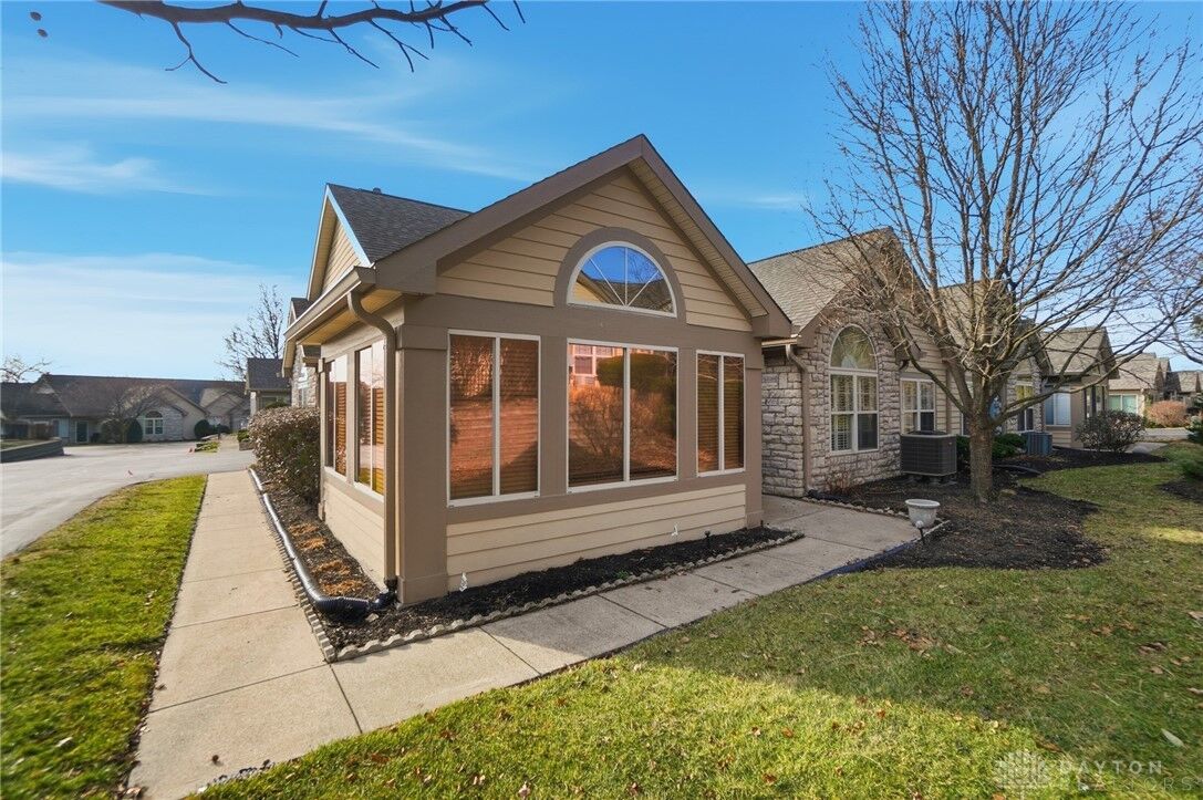 Property Photo:  92 Villa Pointe Drive  OH 45066 