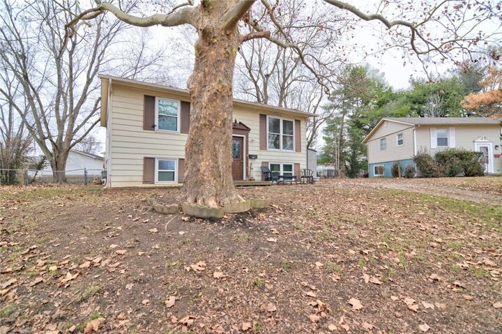 Property Photo:  1905 Queen Mary Court  IL 62526 