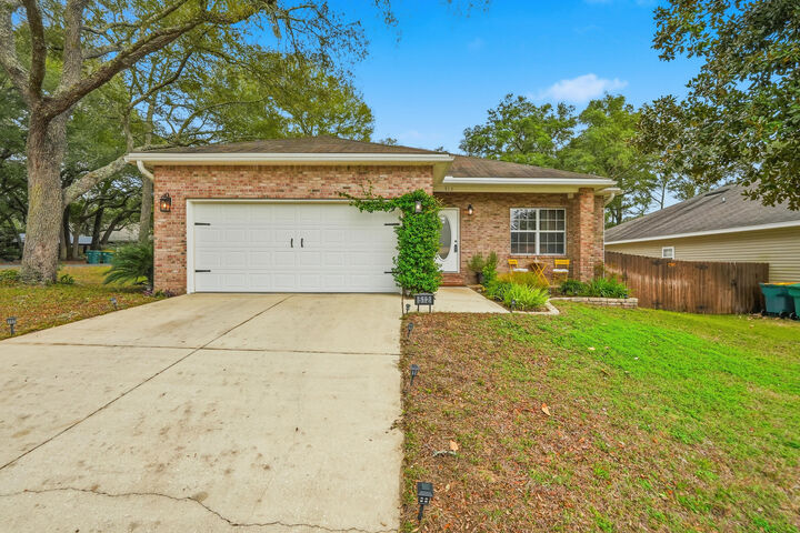 Property Photo: 512 Hickory Avenue FL 32578