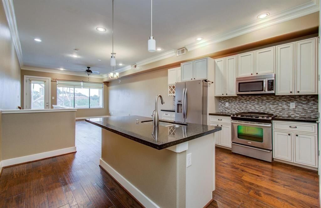 Property Photo:  510 Lovett Boulevard 308  TX 77006 