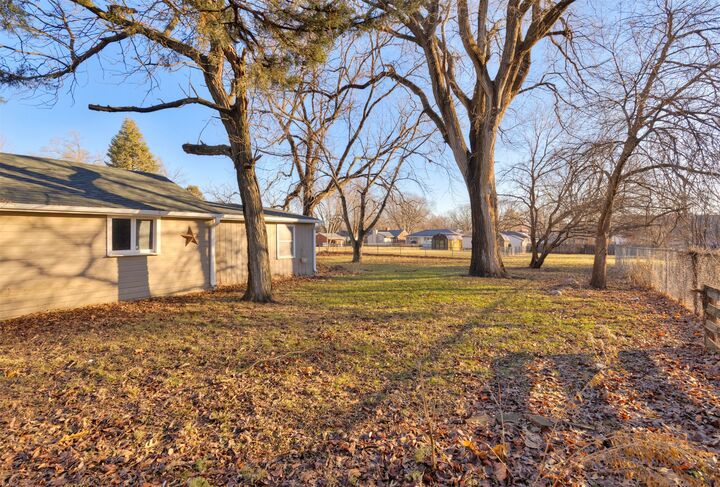 Property Photo:  841 13th Street  IA 50265 