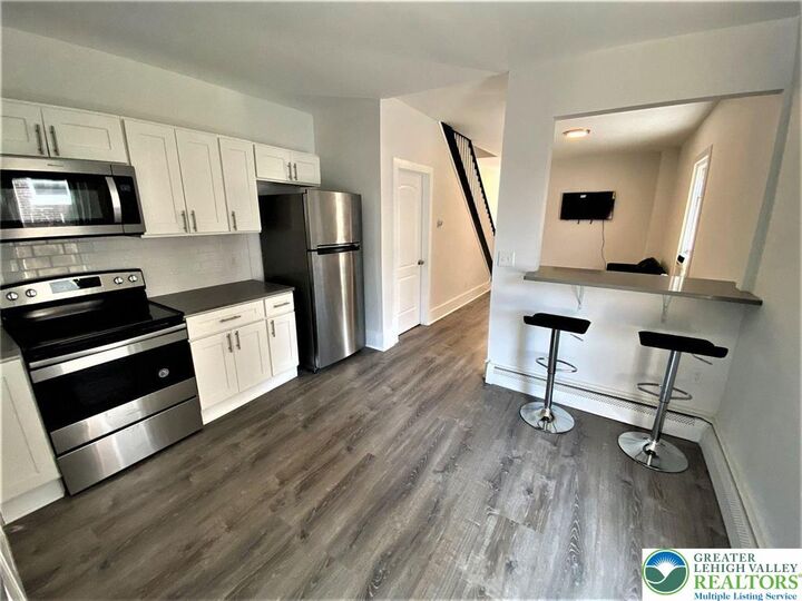 Property Photo:  515 Thomas Street  PA 18015 