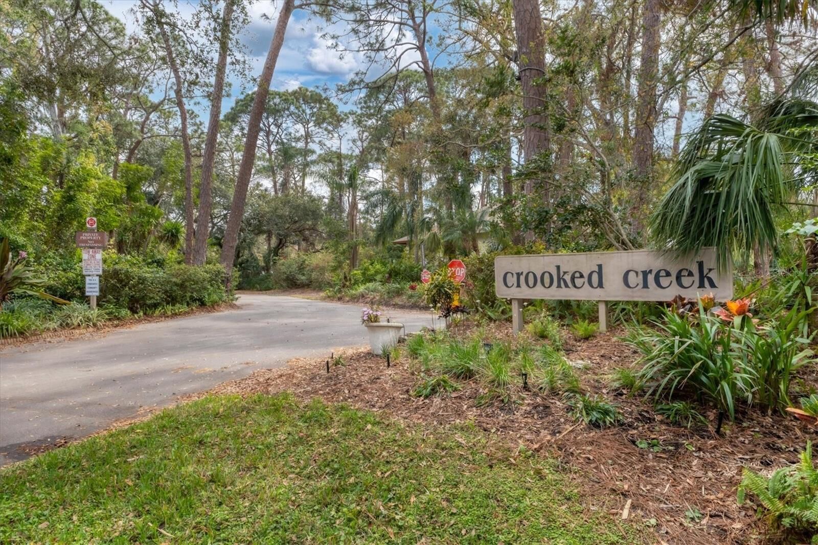 Property Photo:  3332 Thornwood Road 3332  FL 34231 