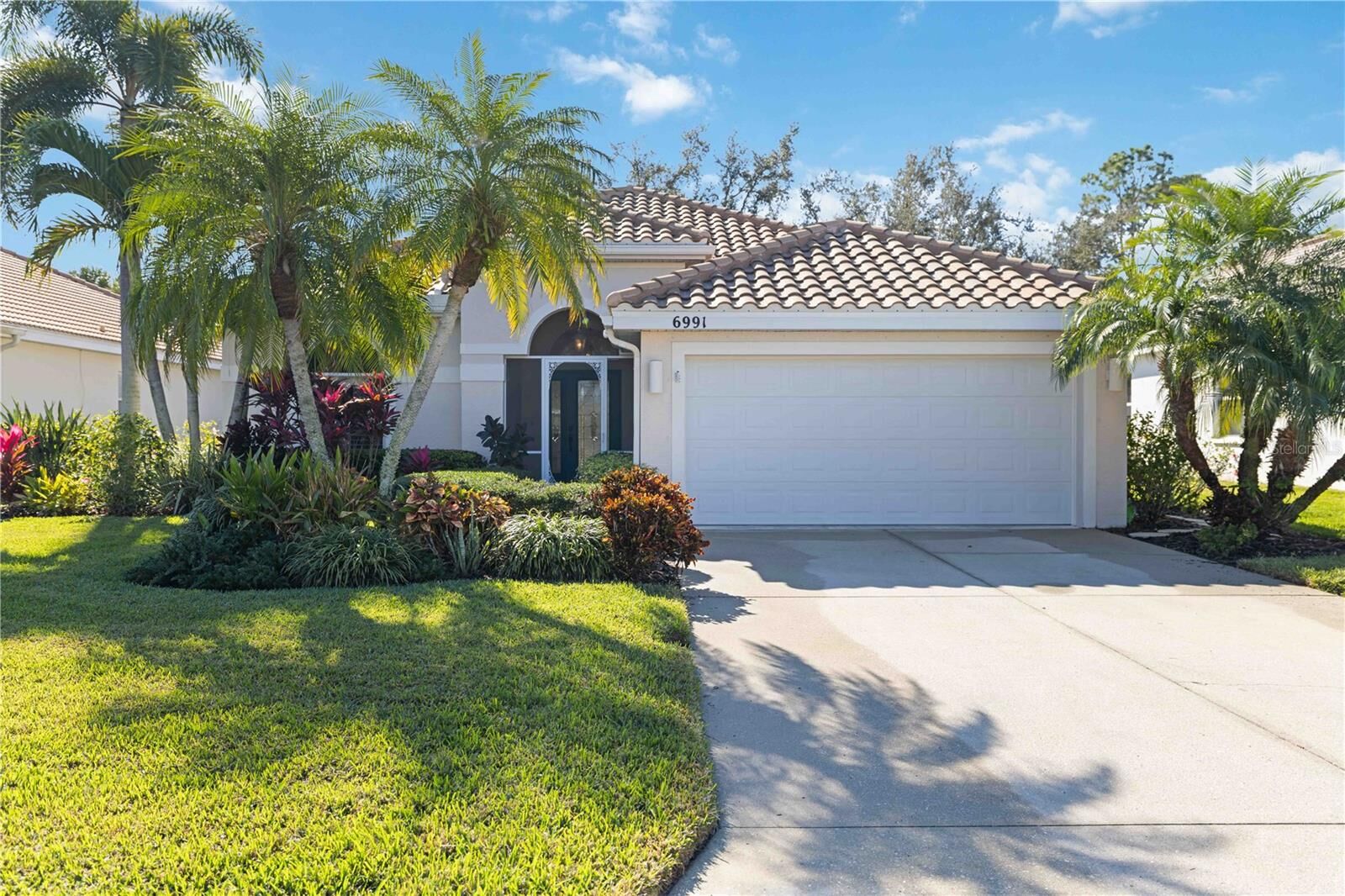 Property Photo:  6991 Superior Street Circle  FL 34243 