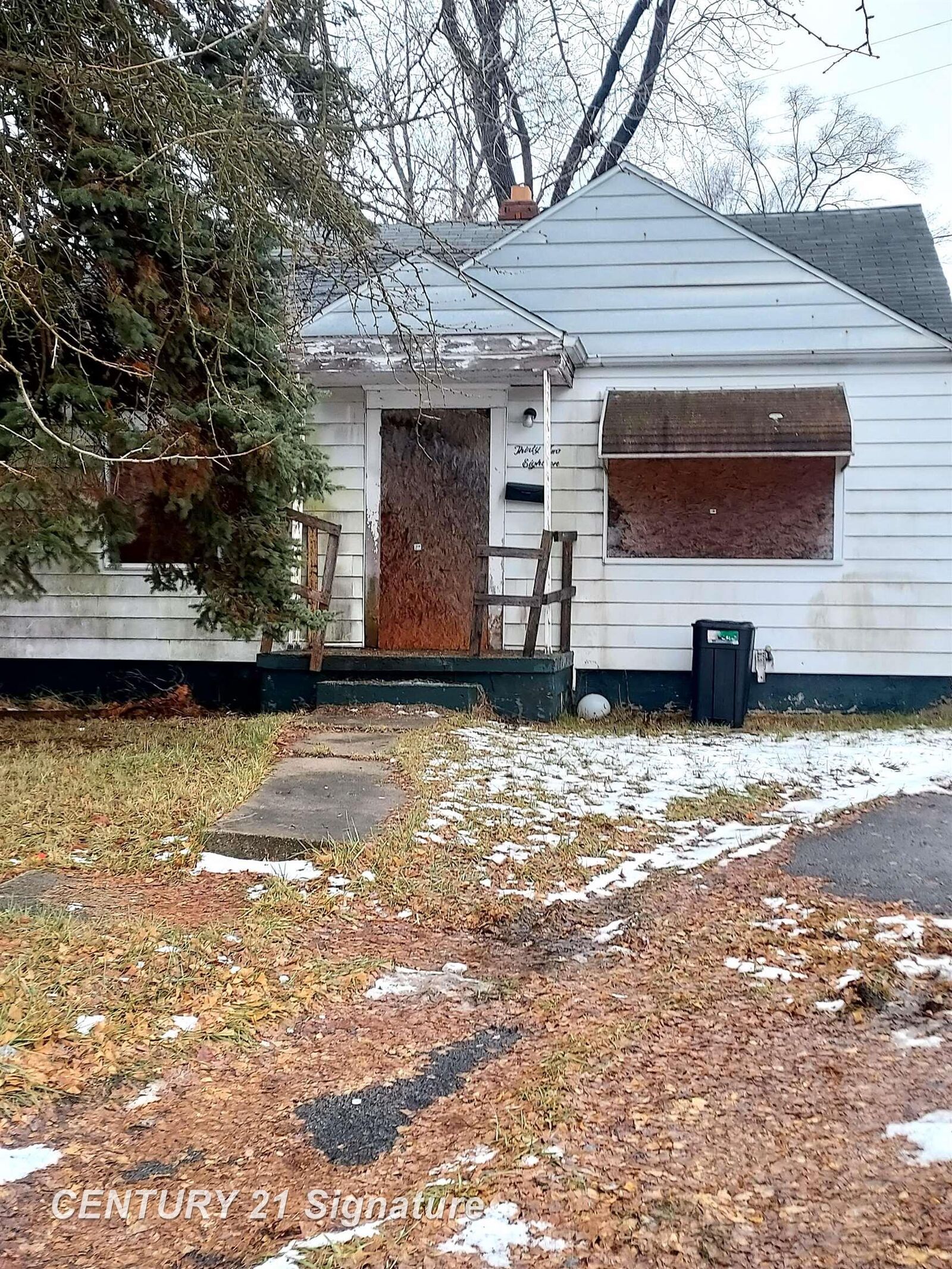 Property Photo:  3218 Trumbull Street  MI 48504 