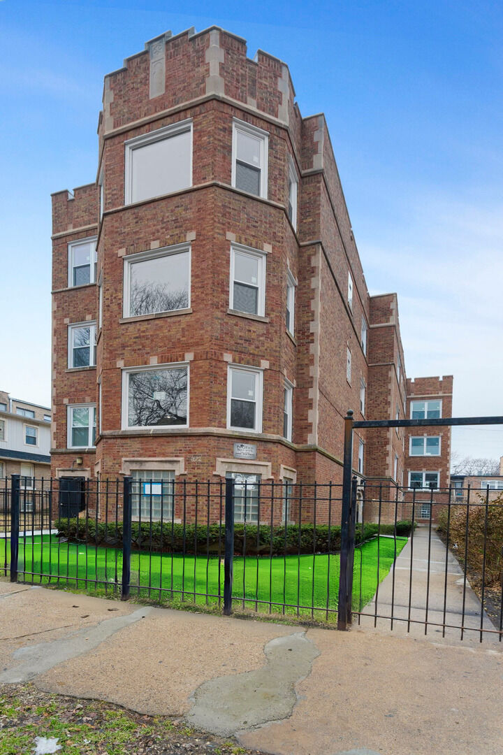 Property Photo: 8024 S Ellis Avenue 1A IL 60619